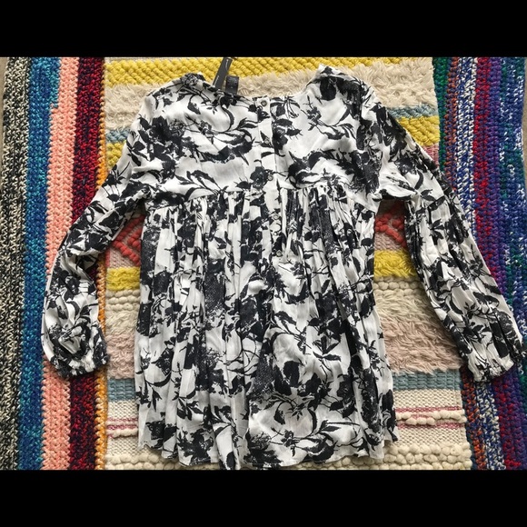 Chelsea & Theodore Women’s M Petite Tunic top - Picture 7 of 8